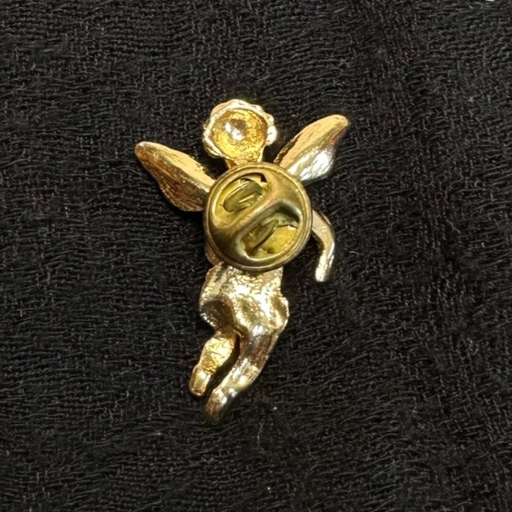 Vintage Gold Tone Flying Cherub Angel Lapel Pin Cupid Fairy Tie Tack - Picture 4 of 5